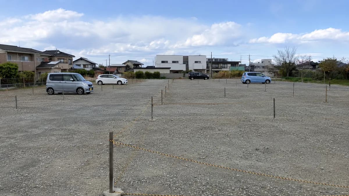 駐車場（自分の車で通えます）